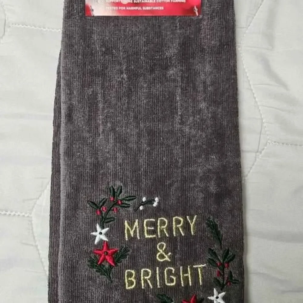St. Nicholas Square gray Christmas Bath Hand Towel new with tags